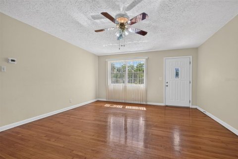 House in Jacksonville, Florida 3 bedrooms, 115.85 sq.m. № 2429368 - photo 8