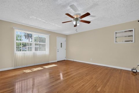 House in Jacksonville, Florida 3 bedrooms, 115.85 sq.m. № 2429368 - photo 10