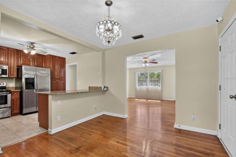 House in Jacksonville, Florida 3 bedrooms, 115.85 sq.m. № 2429368 - photo 12