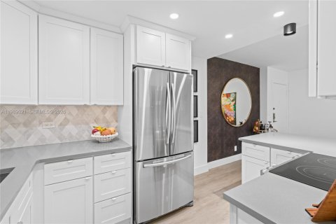 Condo in Wilton Manors, Florida, 2 bedrooms  № 2051545 - photo 10