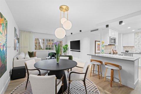 Condo in Wilton Manors, Florida, 2 bedrooms  № 2051545 - photo 3