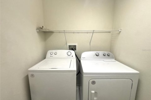 Townhouse in Orlando, Florida 4 bedrooms, 205.13 sq.m. № 1919542 - photo 23