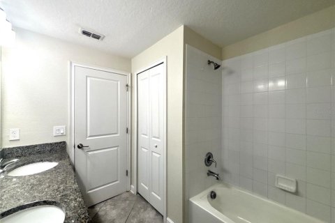 Townhouse in Orlando, Florida 4 bedrooms, 205.13 sq.m. № 1919542 - photo 20