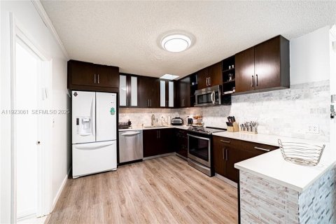 Touwnhouse à vendre à Hollywood, Floride: 3 chambres, 150.04 m2 № 1976789 - photo 5