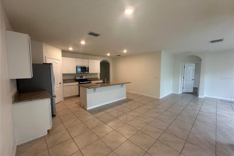 House in Davenport, Florida 4 bedrooms, 173.45 sq.m. № 2096922 - photo 4