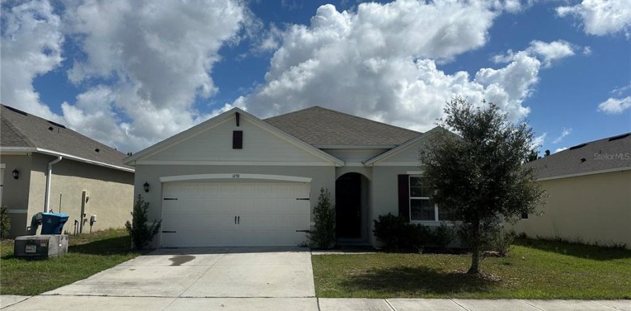 House in Davenport, Florida 4 bedrooms, 173.45 sq.m. № 2096922