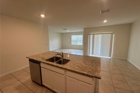 House in Davenport, Florida 4 bedrooms, 173.45 sq.m. № 2096922 - photo 10