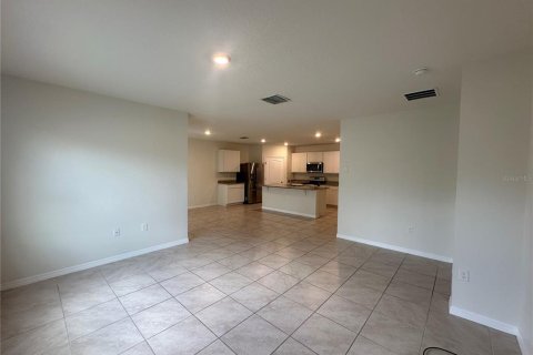 House in Davenport, Florida 4 bedrooms, 173.45 sq.m. № 2096922 - photo 12
