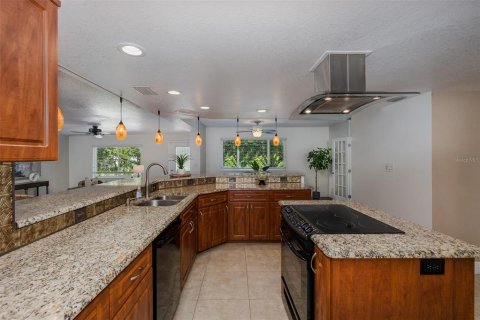 House in Clearwater, Florida 5 bedrooms, 232.63 sq.m. № 1855762 - photo 12