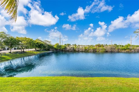 Copropriété à vendre à Miramar, Floride: 3 chambres, 105.91 m2 № 1989116 - photo 26