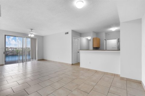 Copropriété à vendre à Miramar, Floride: 3 chambres, 105.91 m2 № 1989116 - photo 2