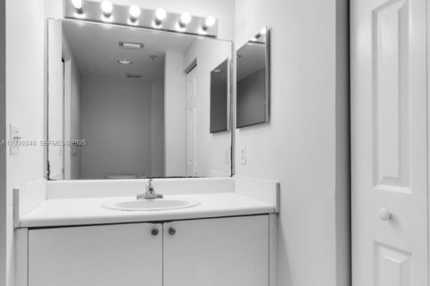 Copropriété à vendre à Miramar, Floride: 3 chambres, 105.91 m2 № 1989116 - photo 23