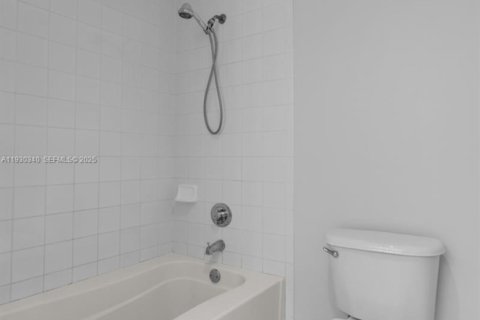 Copropriété à vendre à Miramar, Floride: 3 chambres, 105.91 m2 № 1989116 - photo 22