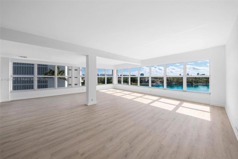 Copropriété à vendre à Bay Harbor Islands, Floride: 2 chambres, 164.44 m2 № 1975350 - photo 7