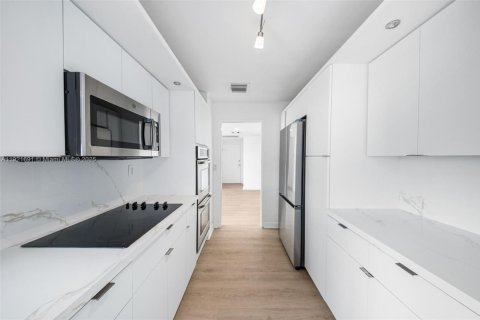 Copropriété à vendre à Bay Harbor Islands, Floride: 2 chambres, 164.44 m2 № 1975350 - photo 21