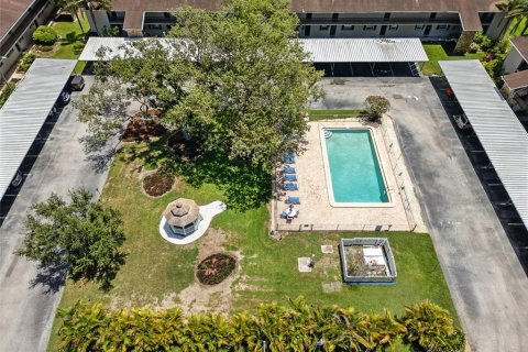 Condo in Seminole, Florida, 2 bedrooms  № 1873428 - photo 21