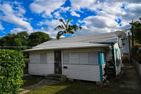 Купить виллу или дом в Корал-Гейблс, Флорида 2 спальни, 70.23м2, № 1963999 - фото 8