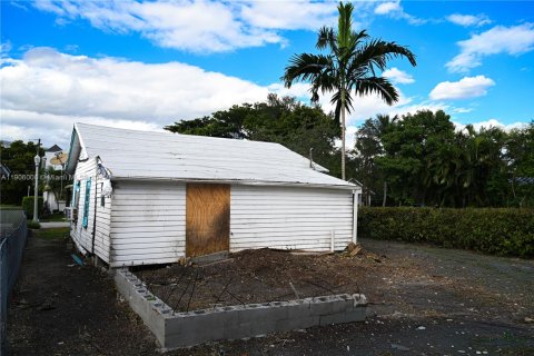 Купить виллу или дом в Корал-Гейблс, Флорида 2 спальни, 70.23м2, № 1963999 - фото 2