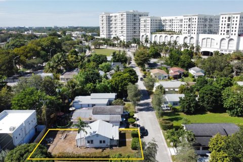 Купить виллу или дом в Корал-Гейблс, Флорида 2 спальни, 70.23м2, № 1963999 - фото 3