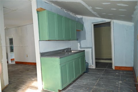 Купить виллу или дом в Корал-Гейблс, Флорида 2 спальни, 70.23м2, № 1963999 - фото 6