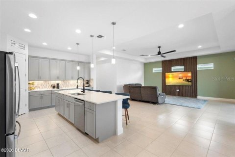 House in Port Orange, Florida 4 bedrooms, 229.28 sq.m. № 2093180 - photo 10