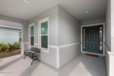 House in Port Orange, Florida 4 bedrooms, 229.28 sq.m. № 2093180 - photo 3
