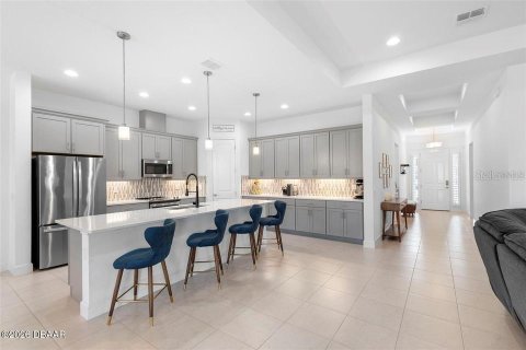 House in Port Orange, Florida 4 bedrooms, 229.28 sq.m. № 2093180 - photo 7