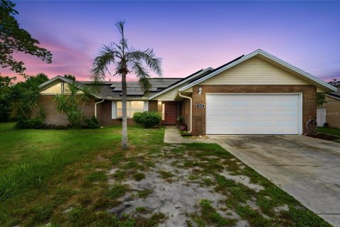 Villa ou maison à Deltona, Floride 3 chambres, 167.6 m2 № 2348326