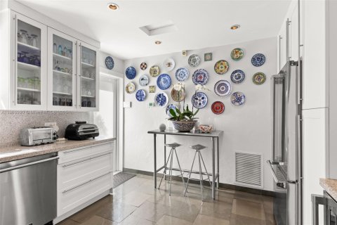 Casa en venta en Miami Shores, Florida, 3 dormitorios, 214.79 m2 № 1965871 - foto 22