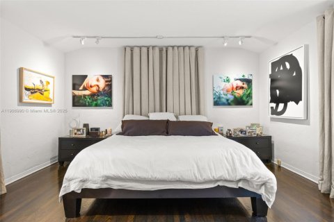 Casa en venta en Miami Shores, Florida, 3 dormitorios, 214.79 m2 № 1965871 - foto 26