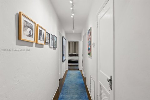 Casa en venta en Miami Shores, Florida, 3 dormitorios, 214.79 m2 № 1965871 - foto 23