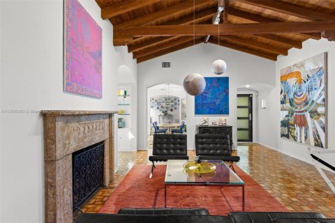 Casa en venta en Miami Shores, Florida, 3 dormitorios, 214.79 m2 № 1965871 - foto 9