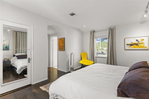 Casa en venta en Miami Shores, Florida, 3 dormitorios, 214.79 m2 № 1965871 - foto 25