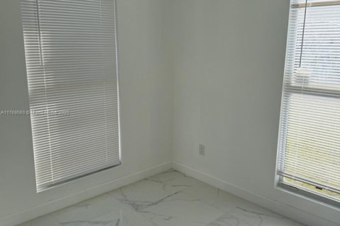 Commercial property in Miami, Florida № 1867649 - photo 21