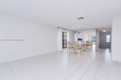 Купить кондоминиум в Бока-Ратон, Флорида 2 спальни, 117.61м2, № 1985816 - фото 8