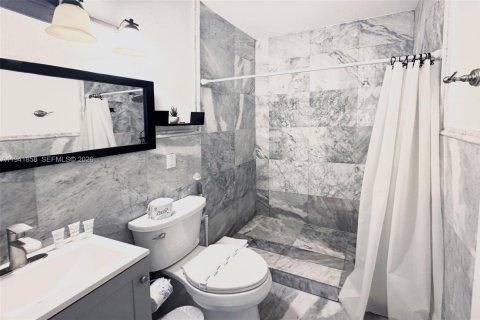 Condominio en venta en Hollywood, Florida, 4 dormitorios, 138.15 m2 № 2152747 - foto 22