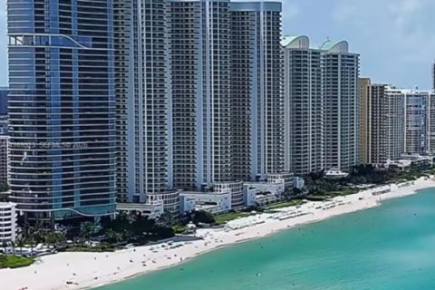 Condo à Sunny Isles Beach, Floride, 2 chambres  № 2051650