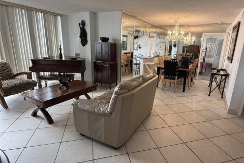 Condominio en alquiler en Sunny Isles Beach, Florida, 2 dormitorios, 114.27 m2 № 2051650 - foto 6