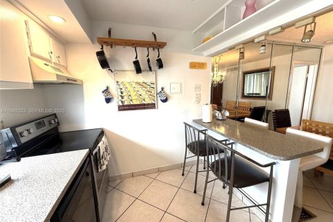 Condominio en alquiler en Sunny Isles Beach, Florida, 2 dormitorios, 114.27 m2 № 2051650 - foto 11