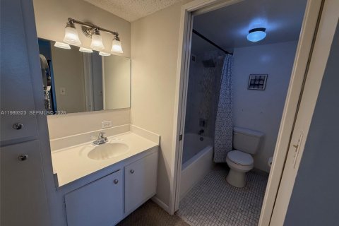 Condominio en alquiler en Sunny Isles Beach, Florida, 2 dormitorios, 114.27 m2 № 2051650 - foto 21