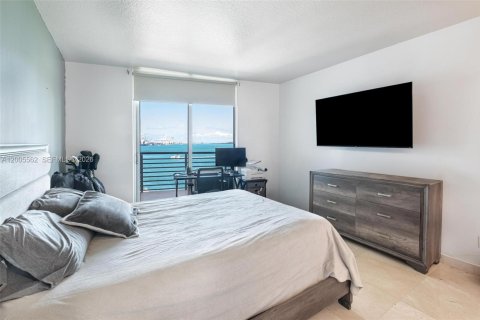 Apartment in Miami, Florida 3 bedrooms, 166.48 sq.m. № 2069582 - photo 23
