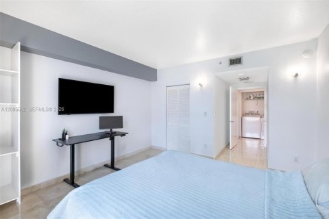 Apartment in Miami, Florida 3 bedrooms, 166.48 sq.m. № 2069582 - photo 21