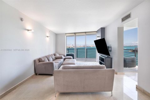 Apartment in Miami, Florida 3 bedrooms, 166.48 sq.m. № 2069582 - photo 3
