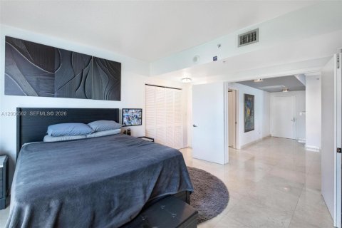 Apartment in Miami, Florida 3 bedrooms, 166.48 sq.m. № 2069582 - photo 17