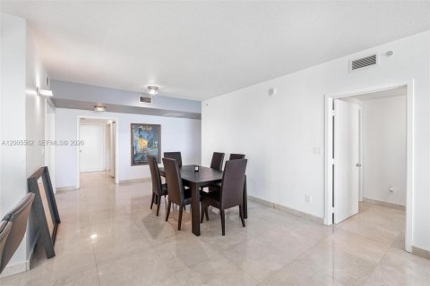 Apartment in Miami, Florida 3 bedrooms, 166.48 sq.m. № 2069582 - photo 13
