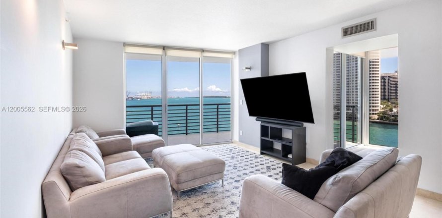 Apartment in Miami, Florida 3 bedrooms, 166.48 sq.m. № 2069582