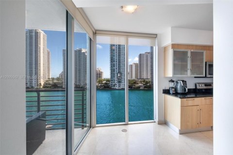 Apartment in Miami, Florida 3 bedrooms, 166.48 sq.m. № 2069582 - photo 8