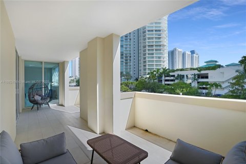 Condominio en venta en Sunny Isles Beach, Florida, 3 dormitorios, 153.1 m2 № 1930107 - foto 12