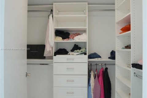 Condominio en venta en Sunny Isles Beach, Florida, 3 dormitorios, 153.1 m2 № 1930107 - foto 15