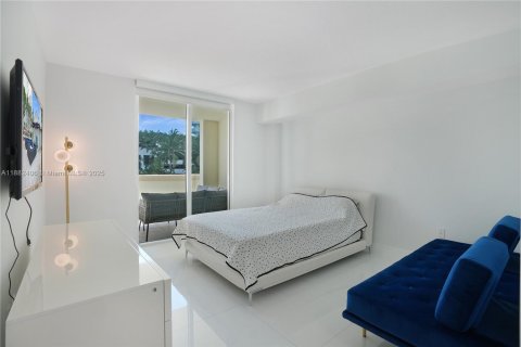 Condominio en venta en Sunny Isles Beach, Florida, 3 dormitorios, 153.1 m2 № 1930107 - foto 24